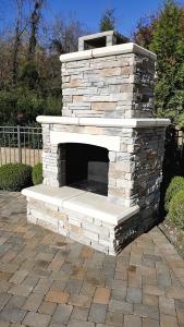 Outdoor fireplace