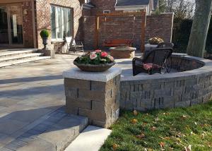 Rounded Patio with wall