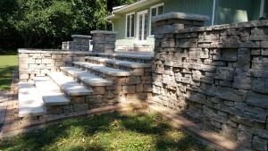 retaining wall with steps